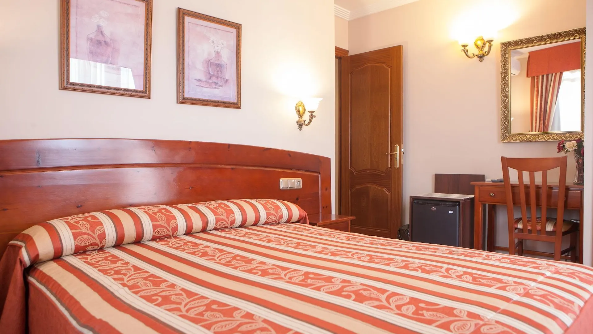 Hotel Alameda Malaga 0*,